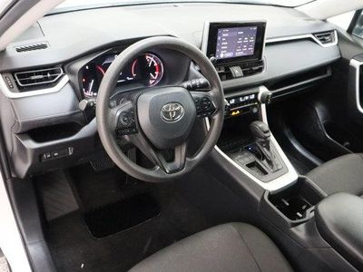 2025 Toyota RAV4 FWD - Photo 12