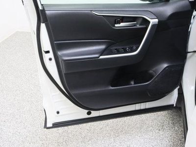 2025 Toyota RAV4 FWD - Photo 11