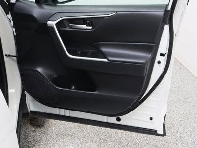 2025 Toyota RAV4 FWD - Photo 34