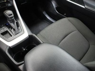 2025 Toyota RAV4 FWD - Photo 16