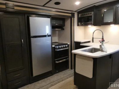 2020 Forest River Surveyor Luxury - Photo 7