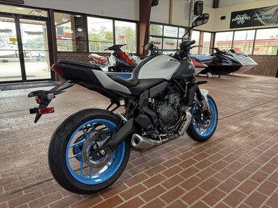2025 Yamaha MT-07 - Photo 6