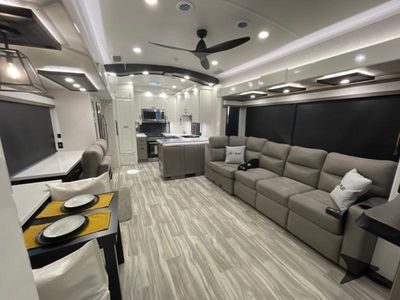 2025 Jayco Pinnacle - Photo 15