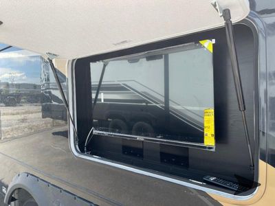 2025 Jayco Pinnacle - Photo 8
