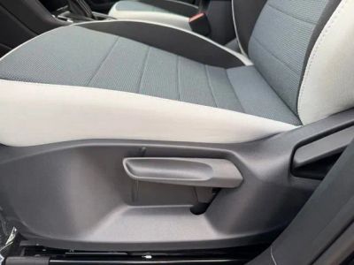 2026 Volkswagen Taos — photo 10 view