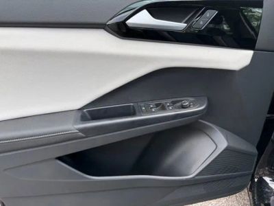 2026 Volkswagen Taos — photo 8 view