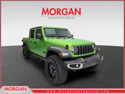 2026 Jeep Gladiator Sport in Mojito — front three-quarter view