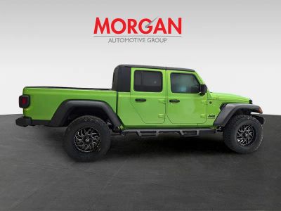 2026 Jeep Gladiator — photo 8 view