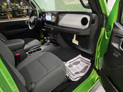 2026 Jeep Gladiator — photo 32 view