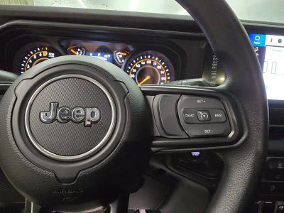 2026 Jeep Gladiator — photo 22 view