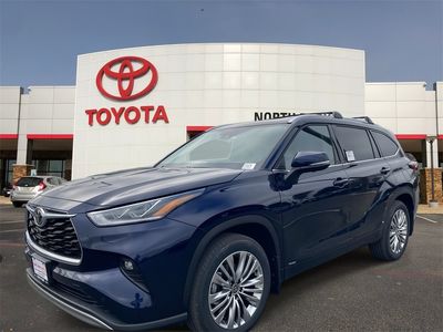 2026 Toyota Highlander Hybrid Platinum in Blueprint — front three-quarter view