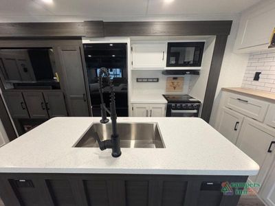 2027 Venture RV SportTrek Touring Edition - Photo 23