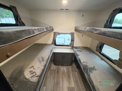 2027 Venture RV SportTrek Touring Edition - Photo 17