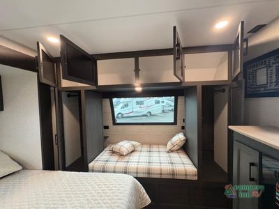 2027 Venture RV SportTrek Touring Edition - Photo 45