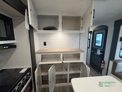2027 Venture RV SportTrek Touring Edition - Photo 36