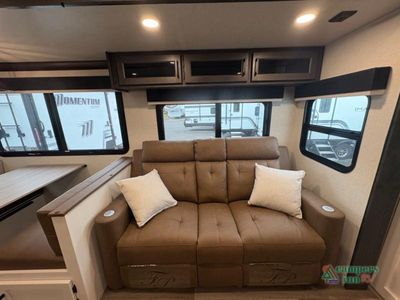 2027 Venture RV SportTrek Touring Edition - Photo 12