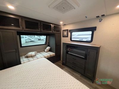 2027 Venture RV SportTrek Touring Edition - Photo 39