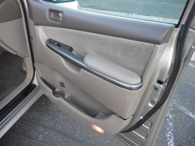 2008 Toyota Sienna - Photo 13