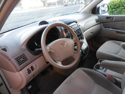 2008 Toyota Sienna - Photo 15