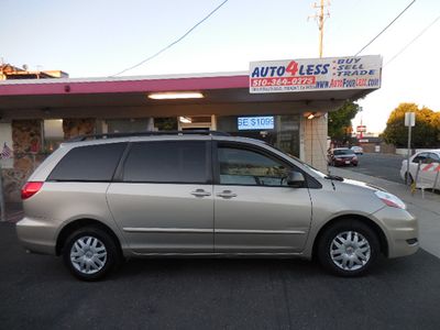 2008 Toyota Sienna - Photo 2