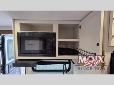 2026 Grand Design Transcend One - Photo 9