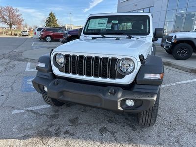 2026 Jeep Wrangler — photo 8 view