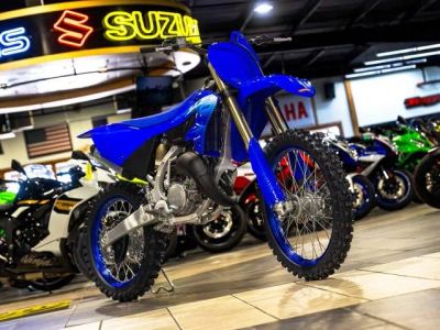 2027 Yamaha YZ125 — front three-quarter view