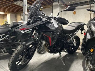 2025 Triumph TRIGER 900 GT — front three-quarter view