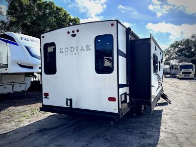 2019 Dutchmen Kodiak Ultimate — side profile view
