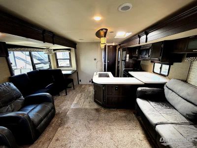 2019 Dutchmen Kodiak Ultimate — detail view