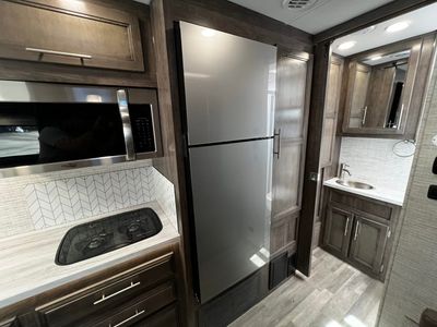 2025 Entegra QWEST SE — photo 9 view