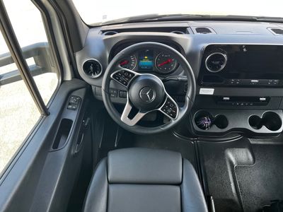 2025 Entegra QWEST SE — side profile view
