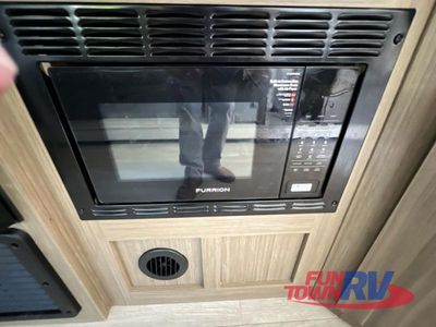 2025 Forest River RV Wildwood X-Lite - Photo 6