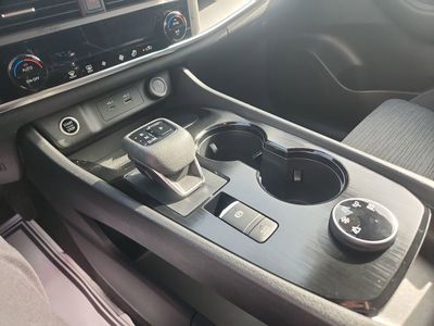 2023 Nissan Rogue SV — photo 22 view