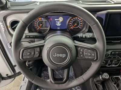 2026 Jeep Wrangler — photo 17 view