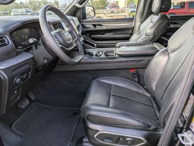 2024 Jeep Wagoneer - Photo 12