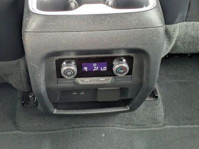 2024 GMC Acadia — photo 13 view