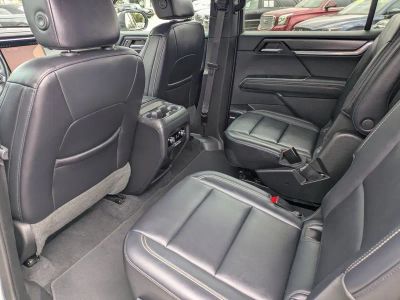 2024 GMC Acadia — photo 12 view