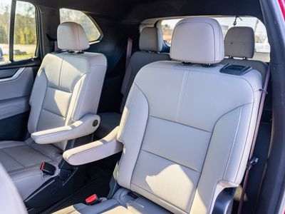 2024 GMC Acadia - Photo 18
