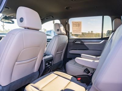 2024 GMC Acadia - Photo 16