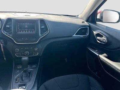 2020 Jeep Cherokee — photo 22 view