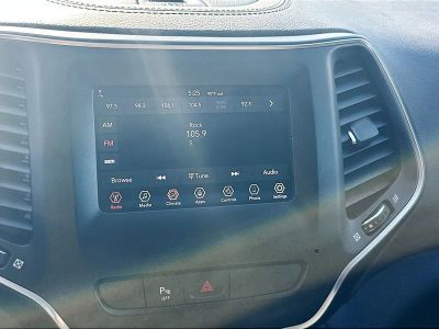 2020 Jeep Cherokee — photo 14 view