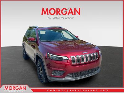 2020 Jeep Cherokee Latitude in Red — front three-quarter view