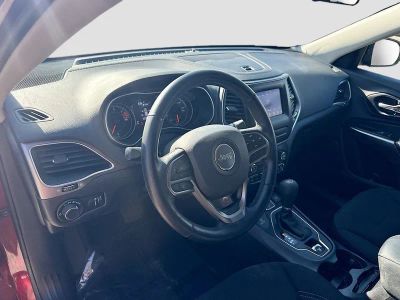 2020 Jeep Cherokee — photo 9 view