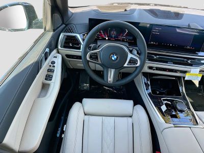 2026 BMW X5 — photo 17 view