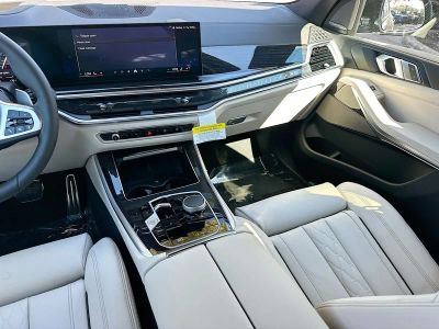 2026 BMW X5 — photo 18 view