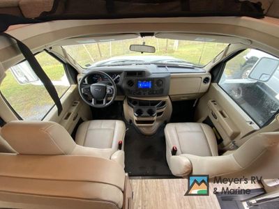 2025 Thor Motor Coach Chateau - Photo 10