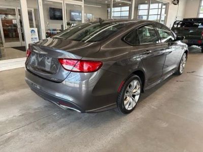 2015 Chrysler 200 — interior view