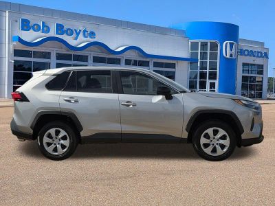 2023 Toyota RAV4 - Photo 4