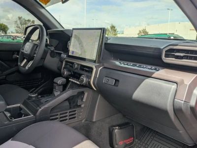 2025 Toyota Tacoma - Photo 25